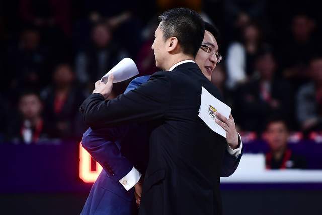 奇异果体育实时比分-CBA本赛季已有七名主教练下课！辽篮三冠功勋主帅也未能幸免