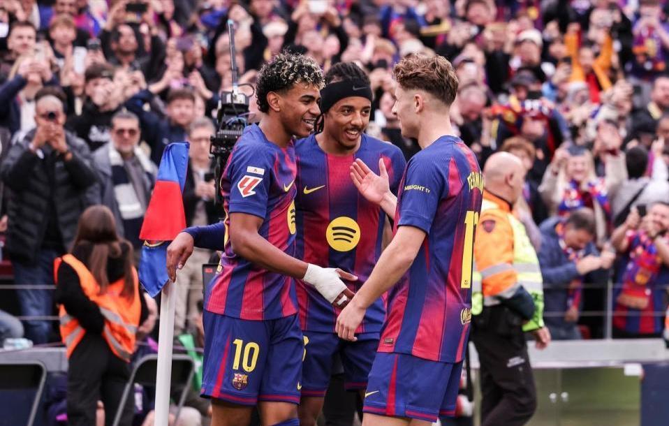 奇异果体育足球直播-亚马尔上演帽子戏法！帽子戏法排行榜 C罗高居第一！梅西紧追C罗